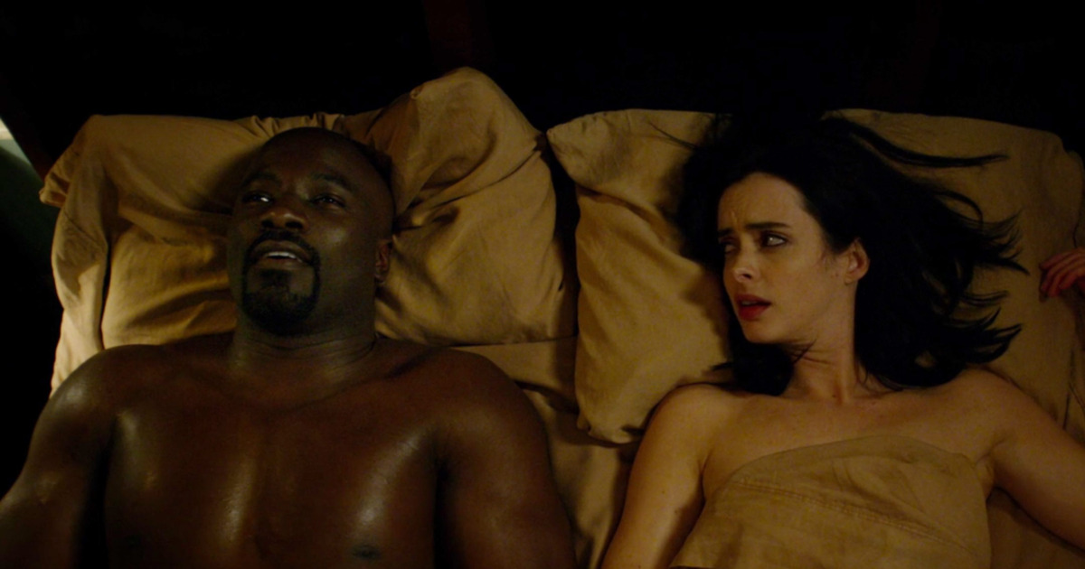 luke-cage-in-bed